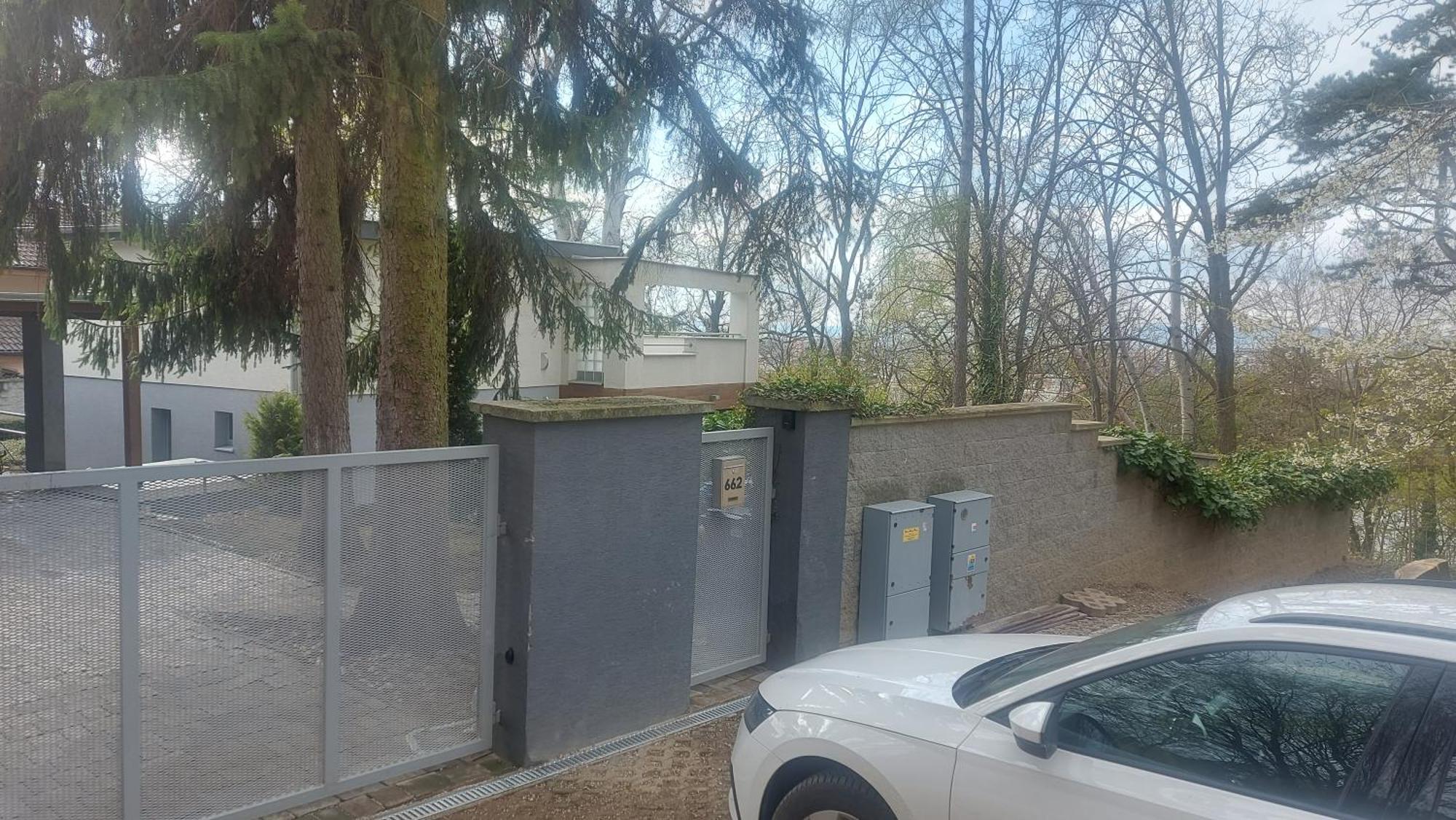 Dom Na Cervenej Vezi Banka Exterior foto