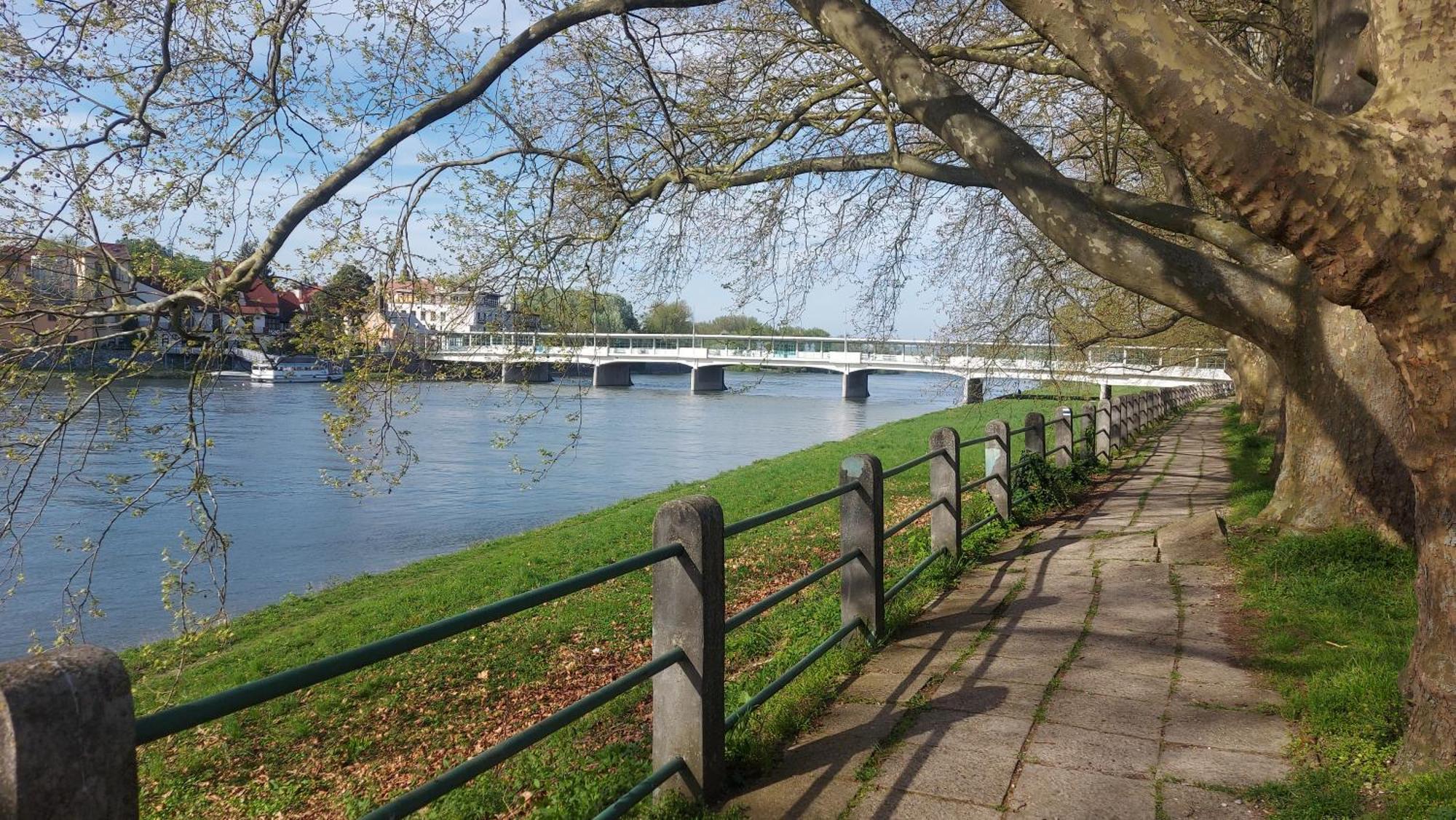 Dom Na Cervenej Vezi Banka Exterior foto